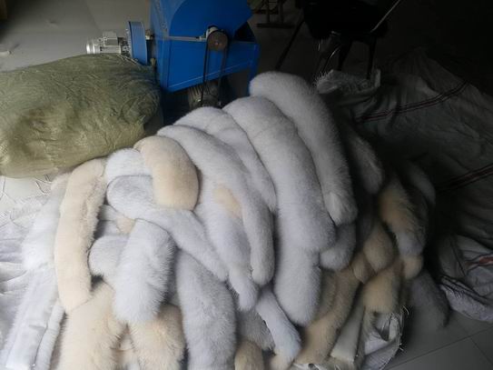 剛到貨的羽絨服毛領(lǐng)掉毛，質(zhì)量有問題嗎？-756