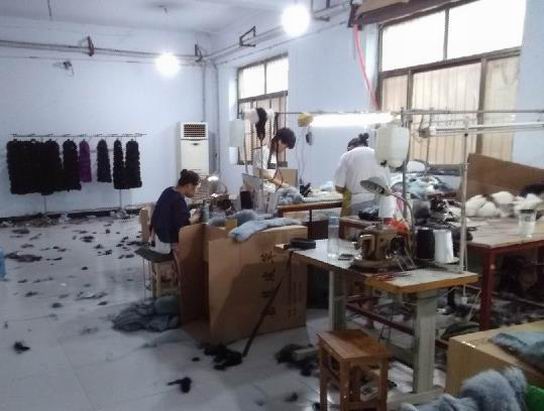 從廠家角度看：羽絨服派克服廠家?guī)自路菽妹I(lǐng)合適？-780